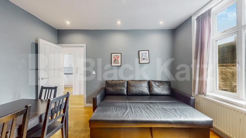 Refurbished Refurbished Two Bedroom Flat in Elegant Period Conversion Rochester Road, Camden